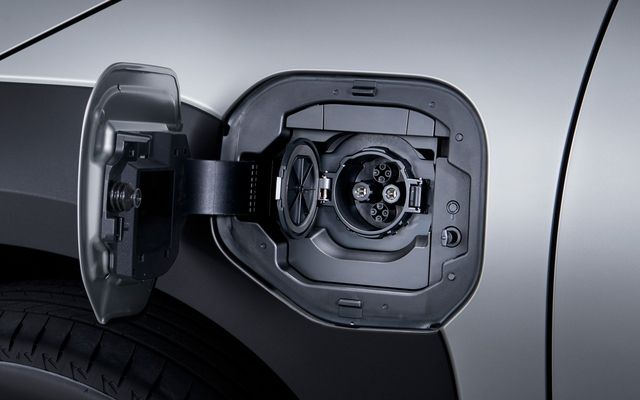 Toyota tiếp tục khẳng định độ bền của ắc quy điện trên bZ4X, khẳng định rằng nó có thể tái tạo, tái sử dụng và tái chế, đảm bảo đủ để không cần quan tâm ít nhất là trong vòng đời 'cơ bản' của chiếc xe.