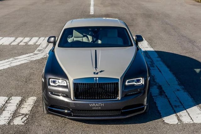 Một trong số 50 chiếc Rolls-Royce Wraith phiên bản bay xuyên đại dương đã cập bến Việt Nam sau hơn 2 năm chờ đợi - Ảnh 2.