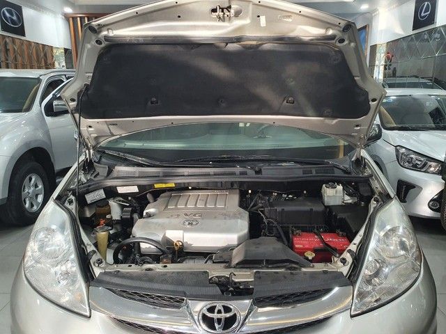Dù đã trải qua 14 năm, Toyota Sienna vẫn giữ nguyên giá bán cao hơn Suzuki Ertiga mua mới - Hình 5.