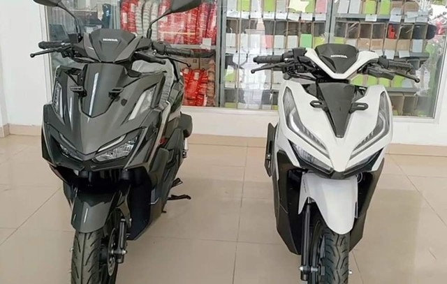 So sánh giữa Honda Vario 160 và Vario 150 tại đại lý: Nâng cấp về trang bị là điểm mạnh của dòng Vario mới - Hình 1.