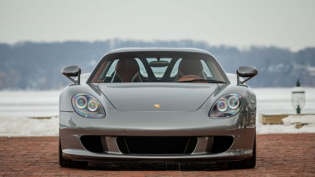 Xem gần chiếc Porsche Carrera GT đã chạy được 18 năm đang được bán đấu giá - Ảnh 1.