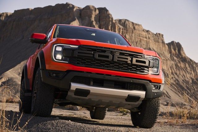 Ra mắt Ford Ranger Raptor 2023 - Quái thú gần 400 mã lực sắp về Việt Nam - Ảnh 13.