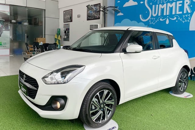 Suzuki Swift giảm giá sâu chỉ còn 505 triệu đồng, quyết định đẩy mạnh doanh số trước 'đợt sóng' của dòng xe hạng B - Ảnh 1.