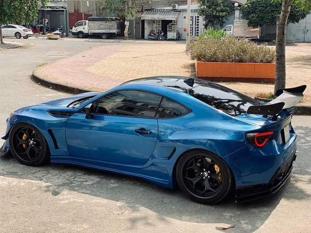 Phong cách widebody đặc biệt của Toyota GT 86 có giá bán ngang ngửa với Honda Civic 'đập hộp' - Ảnh 5.