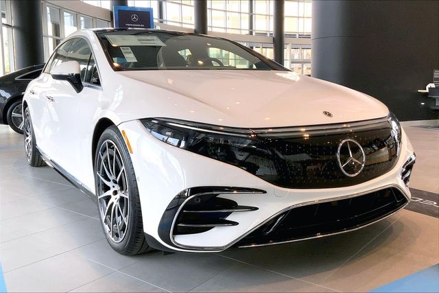 Giá xăng đang tăng cao, xe điện đắt tiền đang thu hút sự quan tâm của giới đại gia Việt: Mercedes-Benz EQS nhập khẩu được định giá lên đến 8 tỷ đồng, ngang ngửa với Maybach S-Class - Ảnh 1.