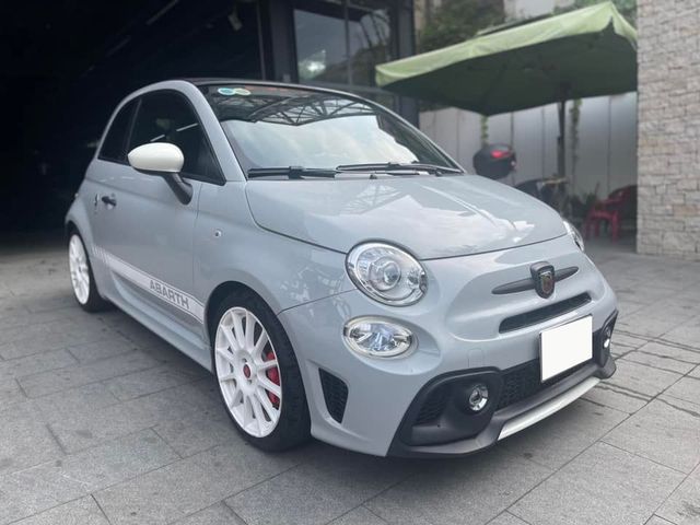 Sau 3 năm, một chiếc Fiat 500 Abarth 595 Esseesse hiếm có được bán ra kèm theo lời khẳng định từ chủ xe: ‘Tiết kiệm hơn 1 tỷ so với xe mới’ - Ảnh 1.