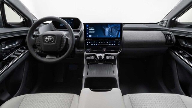 Toyota bZ4X đã có giá tham khảo: Đối thủ đáng gờm cho VinFast VF e35? - Hình 3.