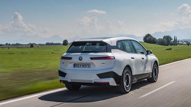 Bimmer cần biết: BMW tiết lộ công nghệ 'tắc kè hoa' cho phép thay đổi màu ngoại thất chỉ bằng một nút bấm - Ảnh 4.