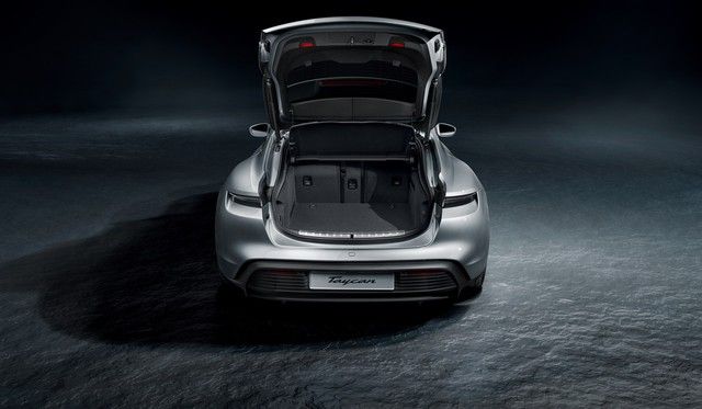 Porsche Taycan ra mắt phiên bản mới: Giảm bớt các chi tiết phức tạp và hạ gầm xuống - Ảnh 5.