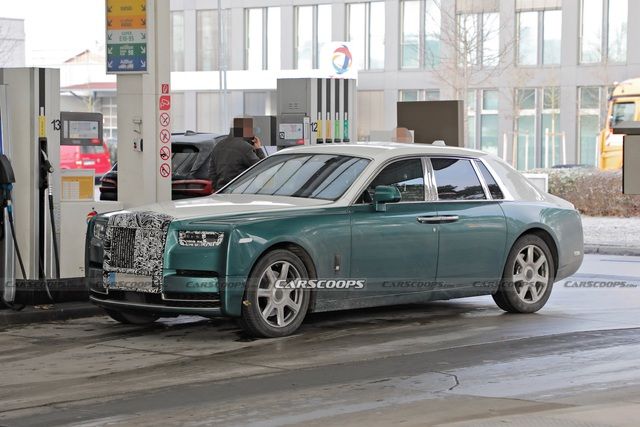 Lần đầu tiên xuất hiện Rolls-Royce Phantom 2023 - Chiếc siêu xe sang trọng mà các đại gia Việt ưa thích - Ảnh 1.