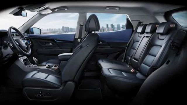 Ssangyong Korando e-Motion: Nội thất tiên tiến nhưng bên ngoài khó cạnh tranh - Ảnh 6.