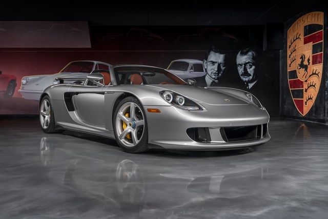 Porsche Carrera GT lên đấu giá với giá 2 triệu USD - Hình ảnh số 1.