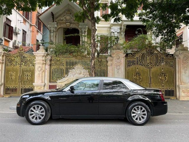 Bán 'Bentley Mỹ' với giá tương đương Mazda2, chủ xe tiết lộ gói độ đặc biệt khiến nội thất trở nên sang trọng như Rolls-Royce - Hình 4.