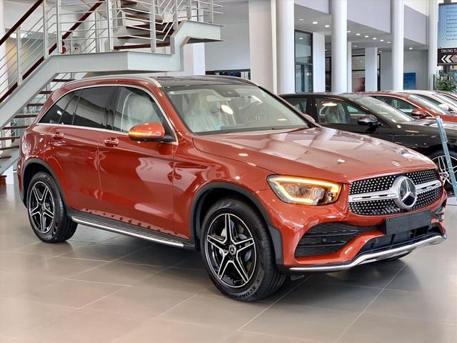 Táo giao thông cùng Á hậu doanh nhân mua cá chép Mercedes-Benz GLC 300 với giá 2,5 tỷ đồng để chào đón năm mới - Ảnh 6.