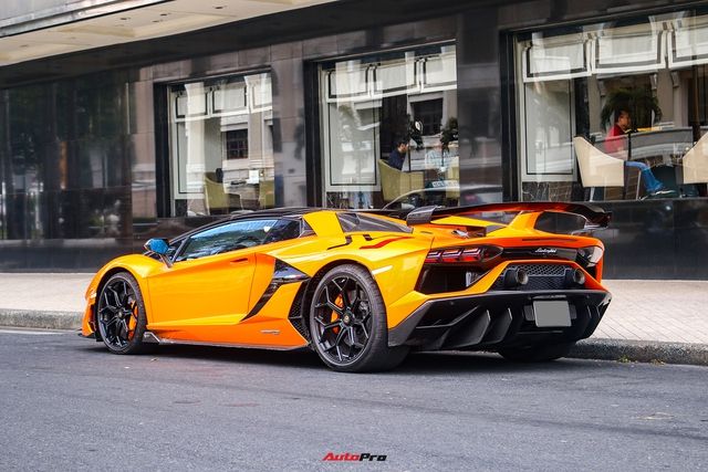 Khám phá Lamborghini Aventador SVJ Roadster màu cam vừa về Việt Nam - Ảnh 3.