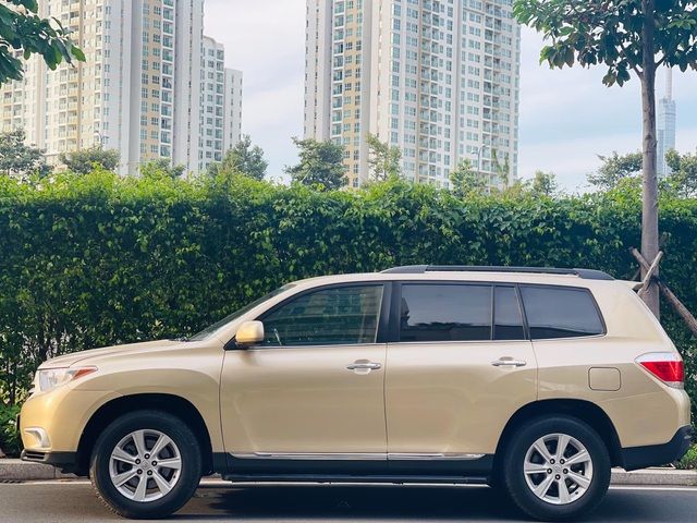 Sau hơn 10 năm sử dụng, nhiều người Việt đang kỳ vọng Toyota Highlander sẽ được bán với giá tương đương Corolla Cross - Xem Ảnh 2.