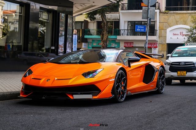 Khám phá chi tiết Lamborghini Aventador SVJ Roadster màu cam vừa về Việt Nam - Ảnh 12.