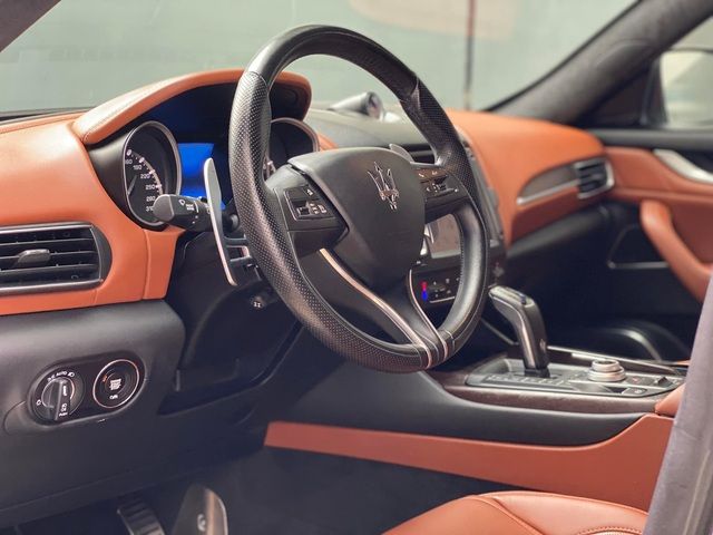 Tiết lộ: Bán Maserati Levante Gransport giá hời, chủ xe bị cư dân mạng chế giễu: ‘Lãi hàng trăm triệu thì còn gì’ - Hình ảnh 3.