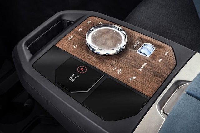 Nhìn trước vào hệ thống điều khiển của BMW trong tương lai: Giữ vững bản sắc nhưng không kém phần 'lịch lãm' so với Mercedes-Benz - Hình 3.