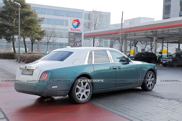 Lần đầu tiên xuất hiện Rolls-Royce Phantom 2023 - Chiếc siêu xe sang trọng mà các đại gia Việt ưa thích - Ảnh 2.