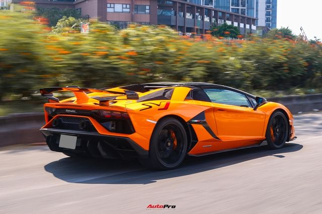 Khám phá chi tiết Lamborghini Aventador SVJ Roadster màu cam vừa về Việt Nam - Ảnh 14.