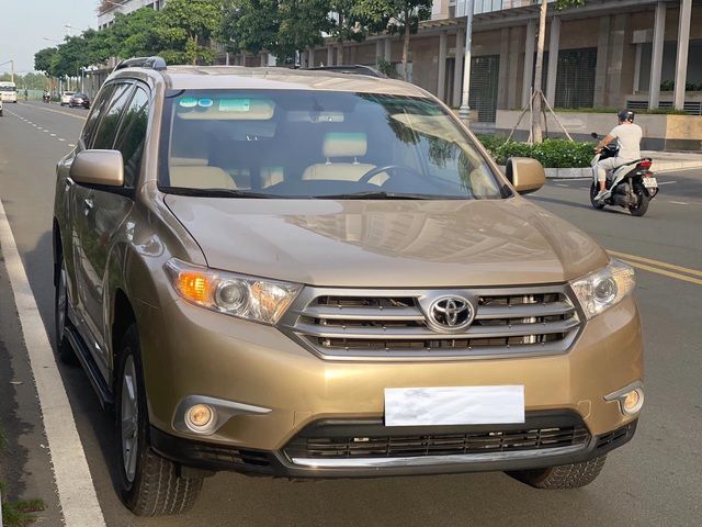 Sau hơn 10 năm sử dụng, nhiều người Việt đang kỳ vọng Toyota Highlander sẽ được bán với giá tương đương Corolla Cross - Xem Ảnh 1.