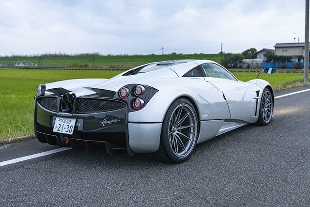 Pagani Huayra siêu nhanh, siêu hiếm lần này lên kệ: Phần option một mình cũng đã hơn 4 tỷ đồng - Ảnh 4.