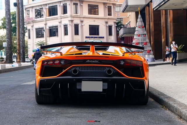 Khám phá chi tiết Lamborghini Aventador SVJ Roadster màu cam vừa về Việt Nam - Ảnh 13.