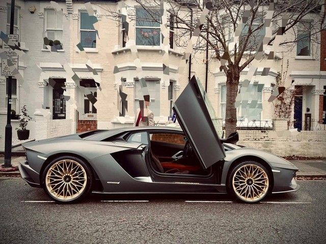 Ngôi sao Harry Potter khiến cộng đồng fan sôi sục với chiếc Lamborghini Aventador màu cực chất, khiến netizen ngay lập tức muốn cầu hôn - Hình 2.