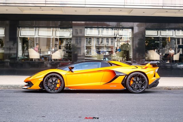 Khám phá Lamborghini Aventador SVJ Roadster màu cam vừa về Việt Nam - Ảnh 2.