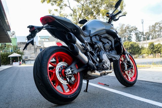 Ducati Monster 2022 lần đầu tiên ra mắt tại Việt Nam, có giá từ 439 triệu đồng - Hình 4.