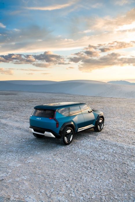 Giới thiệu Kia EV9 Concept - Anh em của Telluride với thiết kế không tưởng và cửa mở phong cách Rolls-Royce - Hình 2.