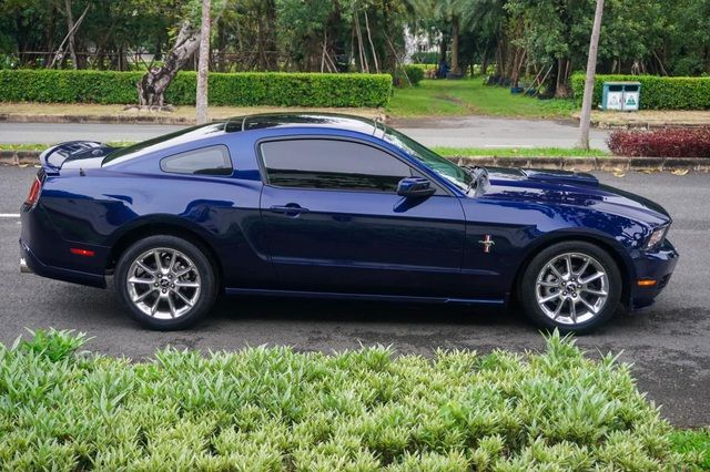 Đại gia cà phê Đặng Lê Nguyên Vũ mua chiếc Ford Mustang đã 11 năm tuổi nhưng vẫn được bảo quản cẩn thận đến mức gây ấn tượng - Ảnh 4.