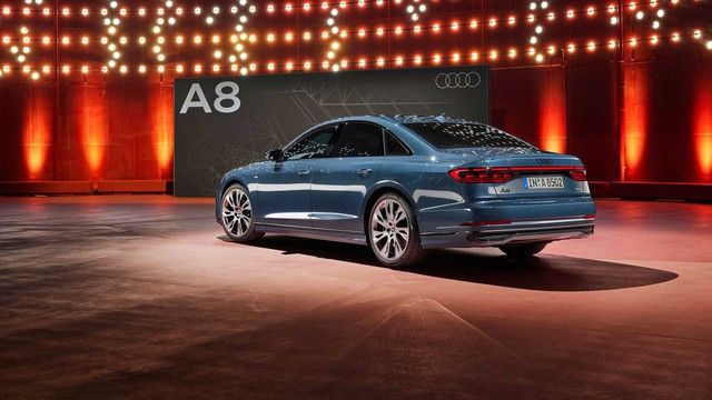 Audi A8 phiên bản mới ra mắt: Cạnh tranh với Mercedes-Benz S-Class - Ảnh 2.