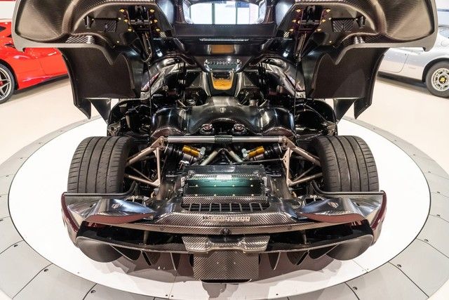 Đã sử dụng một mẩu giấy úp mở, Hoàng Kim Khánh đã mua chiếc siêu xe Koenigsegg Regera - siêu xe đắt nhất thế giới, và được hứa giao ngay lập tức. (Ảnh 6)