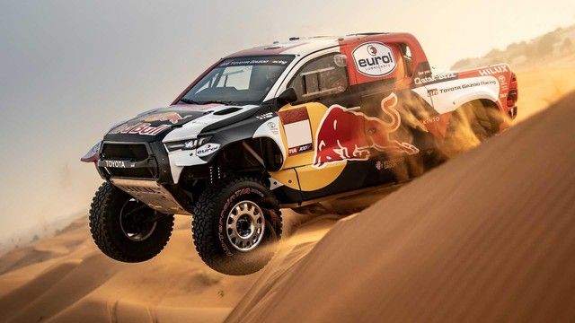 Toyota Hilux áp dụng công nghệ từ Land Cruiser 2022 vào phiên bản siêu off-road - Hình 2.