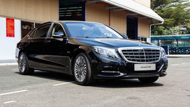 Chàng trai 20 tuổi, với hai bàn tay trắng, tự hào khi mua được Mercedes C300 nhưng lại bị chế nhạo: Cửa hàng xe quá nhiệt tình, đã tặng luôn chiếc Maybach à? - Ảnh 2.