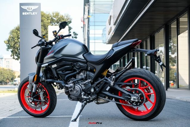 Ducati Monster 2022 lần đầu về Việt Nam, giá từ 439 triệu đồng - Hình 2.