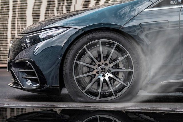 Mercedes-Benz đưa ra ý tưởng phanh bằng lốp - Một phát minh tiềm ẩn nguy cơ nhưng đầy tiềm năng - Ảnh 1.