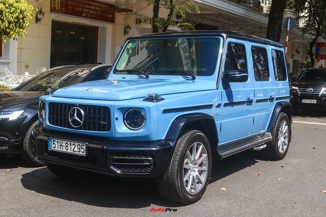 Hình ảnh 5: Chiếc Mercedes-AMG G 63 của Minh Nhựa độ mới kết hợp với hai chiếc của Nguyễn Quốc Cường và vợ chồng Đoàn Di Băng.