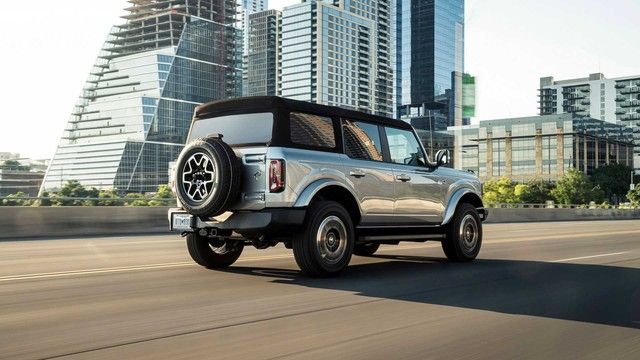 Ford Bronco sẽ sớm trình làng phiên bản mới với các cải tiến - Ảnh 2.