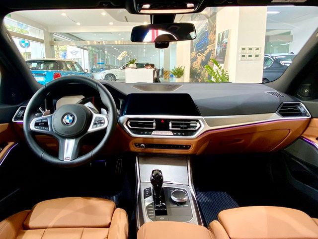 BMW 3-Series giảm giá kỷ lục 222 triệu đồng tại đại lý: Phiên bản tiêu chuẩn chỉ hơn 1,6 tỷ đồng, sẵn sàng đấu với Mercedes-Benz C-Class - Ảnh 8.