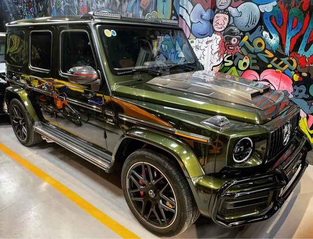 Dàn siêu xe của CEO 9X trong ngành mỹ phẩm vẫn chưa đủ, vừa mới sắm thêm Mercedes-AMG G 63 độ Brabus hiếm có tại Việt Nam - Ảnh 2.