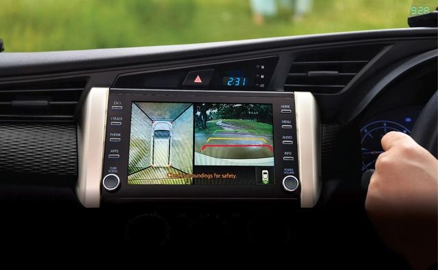 Toyota Innova phiên bản đặc biệt trang bị như xe cao cấp: Màn hình to, camera 360 đầy đủ, nhưng HUD gây tranh luận - Ảnh 2.