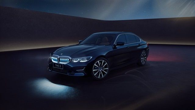 Phiên bản BMW 3-Series ‘lấp lánh’ được trình làng với lưới tản nhiệt và cần số phát sáng - Ảnh 1.