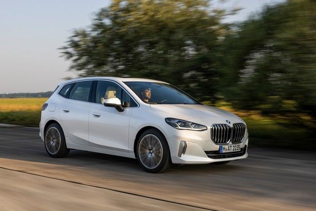 BMW 2-Series Active Tourer 2022 ra mắt - MPV hạng sang từng gặp khó khăn ở Việt Nam - Hình 1.