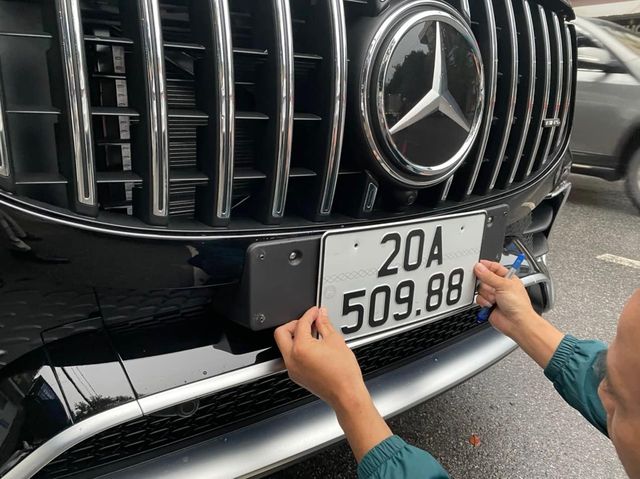 Mercedes-AMG GLS 63 2021 mới về tay đại gia Thái Nguyên, được trang điểm bằng lông thú sang chảnh - Ảnh 2.