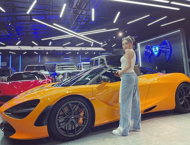 Cô gái xinh đẹp sinh năm 90 kinh doanh quần áo tại TP. HCM mua chiếc siêu xe McLaren 720S Spider triệu đô chỉ trong vòng 30 phút, kết hợp với chiếc Mercedes-AMG G 63 độ Hermes - Ảnh 4.