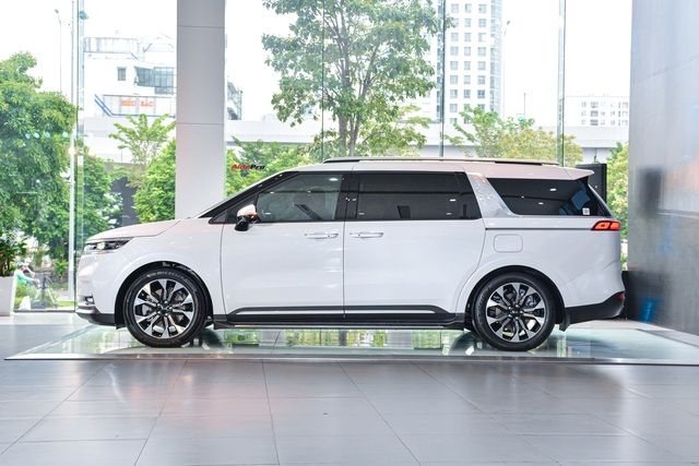 5 phiên bản Kia Carnival chênh đến 640 triệu đồng: Phiên bản Signature nổi bật với công nghệ tiên tiến, trong khi phiên bản Luxury tiêu chuẩn vẫn đảm bảo sự hiện đại và dịch vụ cao cấp - Ảnh 10.