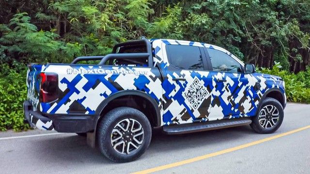 Ford Ranger 2022 lộ diện rõ nét trên đường phố: Tương tự như phiên bản thu nhỏ của F-150, được đồn đại là sẽ trang bị động cơ mạnh nhất trong phân khúc, sắp sửa được giới thiệu tại Việt Nam - Ảnh 4.
